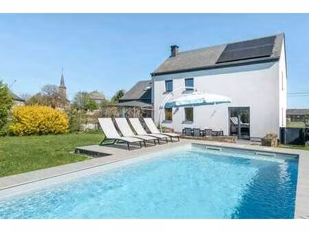 magnifique villa 4 façades avec piscine