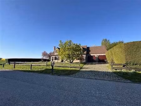 belle villa 3 à 4 ch. avec vue sur la campagne