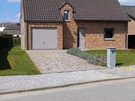 vente de gré à gré : villa 4 façades saine – peb c – somzée