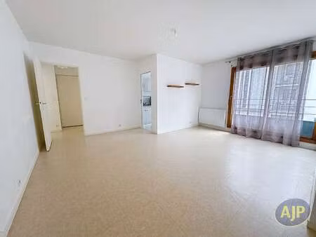 location appartement 3 pièces à nantes (44000) : à louer 3 pièces / 55m² nantes