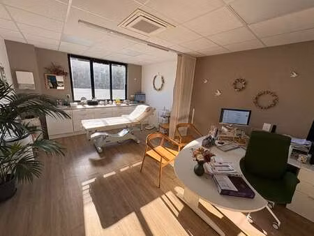 location bureaux et commerces à angers (49000) : à louer / 360m² angers