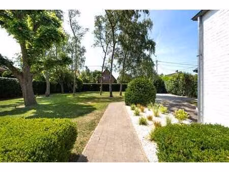 waterloo  sainte-anne superbe villa (4ch/3sdb/bur/piscine)
