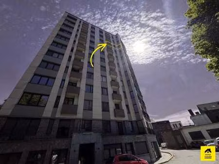 studio lumineux 8eme etage