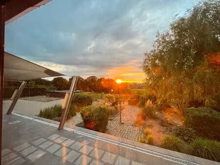 ?maison avec piscine intérieure et vue exceptionnelle