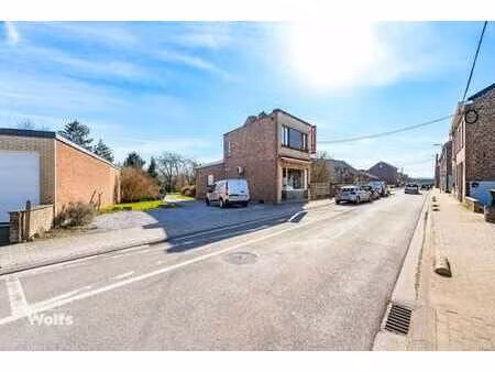 maison de commerce avec beau potentiel d’aménagement !