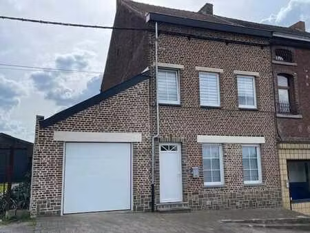 maison 3 façades avec garage et jardin