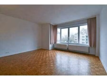 superbe 1ch. rénové avec terrasse et vue dégagée !