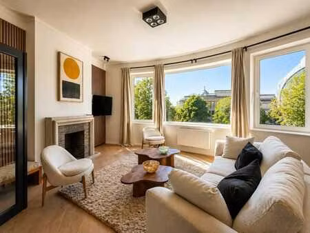 appartement rénové | en face du cinquantenaire