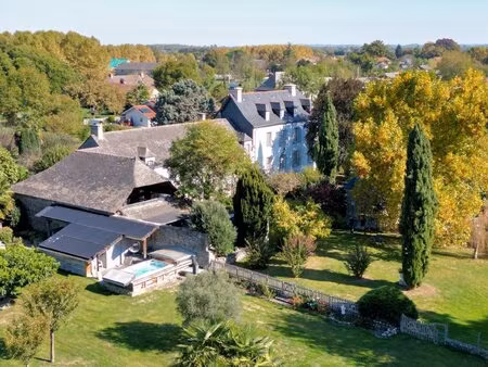 charmante demeure de village proche de tarbes — élégance  espace et sérénité
