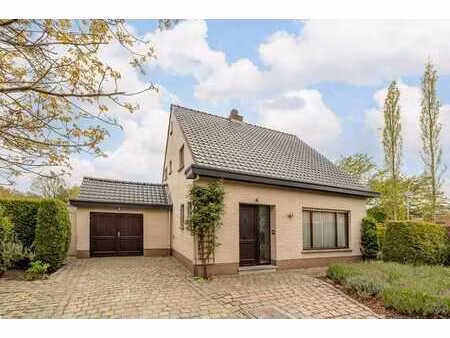 vrijstaande woning in brasschaat op perceel van 543 m²