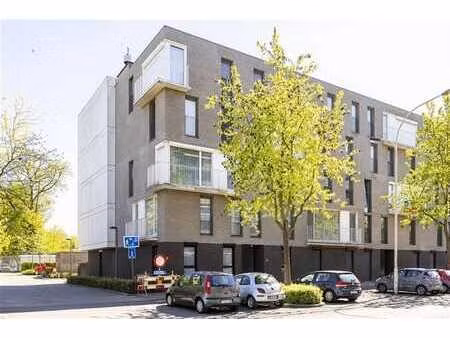 appartement d'angle avec terrasse  parking & double cellier