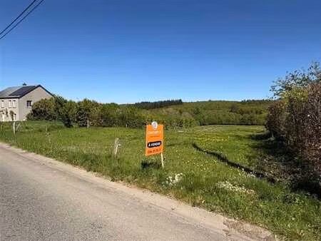 magnifique terrain à bâtir dans cadre calme et verdoyant!