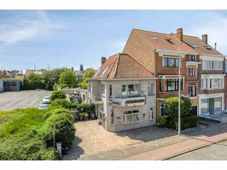 handelspand met woonst op strategische locatie te brugge