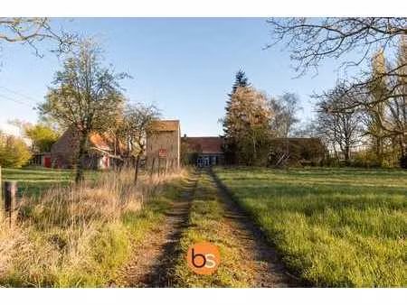 idyllische hoeve op ca. 27.000 m² met woning  2 schuren e...