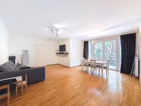 appartement meublé : 3ch  balcon et parking privé