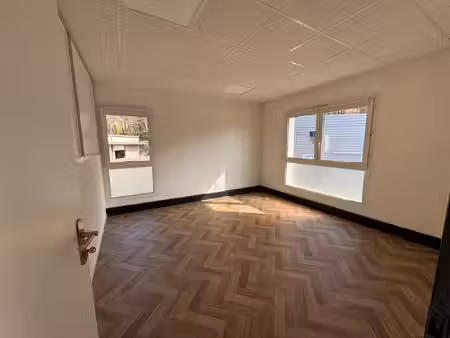 bureaux 50m2 à annecy (vente des murs)