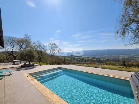 belle propriété familiale avec piscine