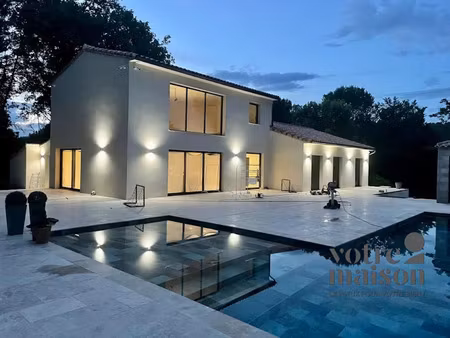 vente villa 8 pièces 223.8 m² à simiane-collongue (13109)  1 575 000 €