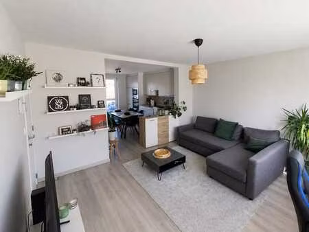 appartement confortable et lumineux avec terrasse