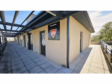 vente locaux professionnels 134.3 m² à uzès (30700)  344 500 €