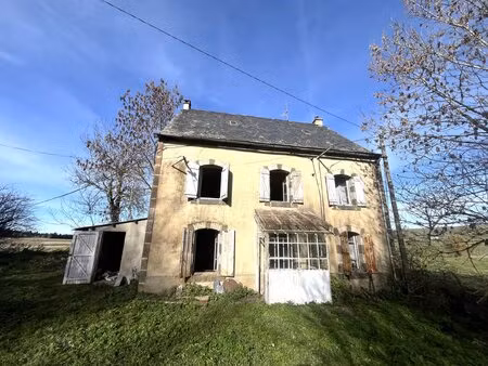 hameau de marcenat maison 107.35m2 à rénover sur 5299m2 de terrain