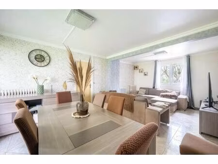 charmant appartement t4 avec balcon à villepinte