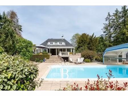 heillecourt – maison familiale avec parc paysager  piscine et dépendance