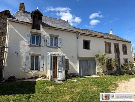 ensemble immobilier dans un hameau au calme