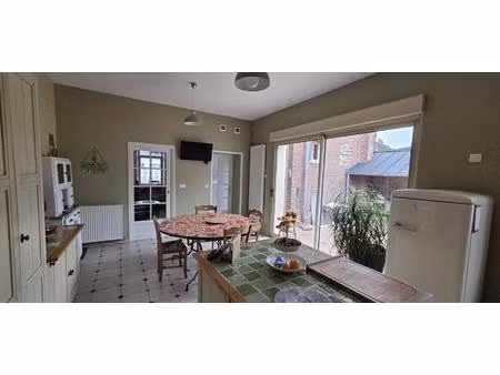 maison - 217m ²
