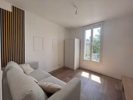à louer studio meublé 20 m² avec balcon résidence calme - 10min gare