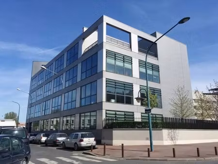 location bureaux 600 m² à 5 024 m²