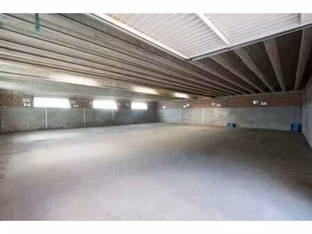 entrepôt/garages de 200 m² à marchin !
