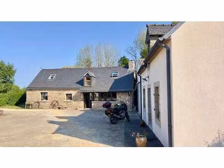 vente longère et corps de ferme à quéménéven (29180) : à vendre / 110m² quéménéven