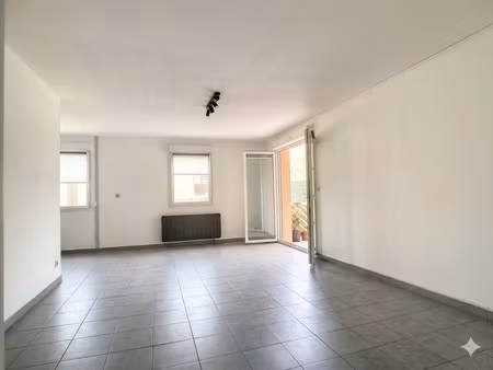 appartement 3 pièces de 65 71m2 avec terrasse