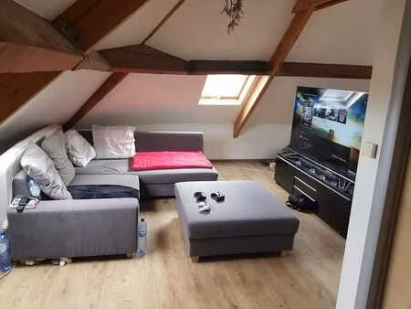 spacieux appartement 1 chambre à temploux