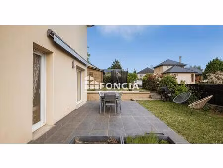 bozouls - modernité et luminosité maximale au menu - maison t4 avec garage