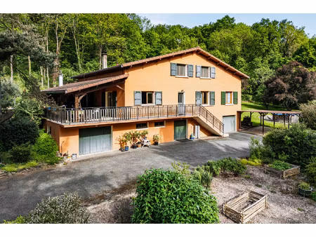 maison de 258m2 sur parcelle de 8827m2