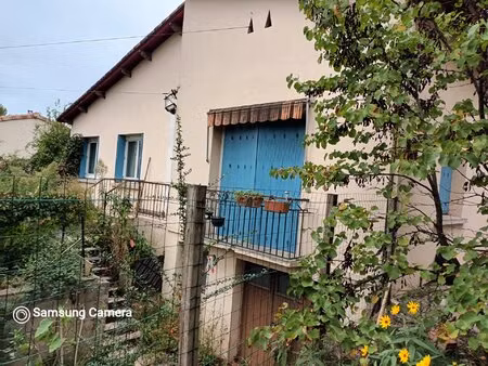 maison de ville 97 m2 sur 680m2 avec grand garage.