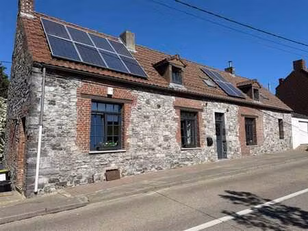 chouette maison 3 façades avec 4 chambres