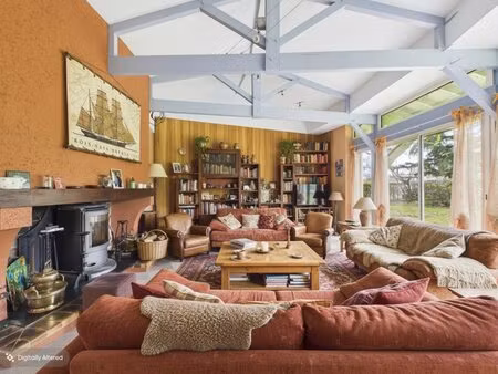 a vendre belle maison d'architecte atypique et lumineuse