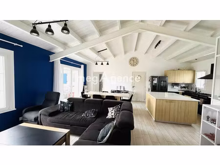 vente maison 6 pièces 122 m² à l'ile-d'yeu (85350)  660 000 €