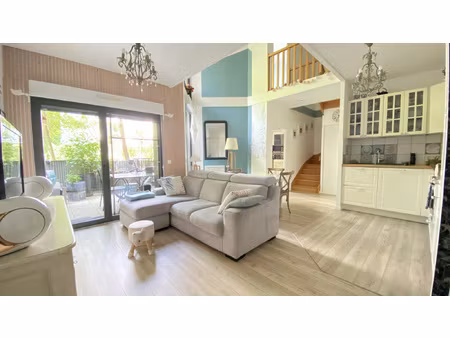 duplex contemporain 3 chambres avec terrasse et balcon