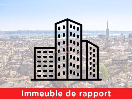 immeuble de caractère avec magasin de plus de 500 m2 à condé-en-normandie