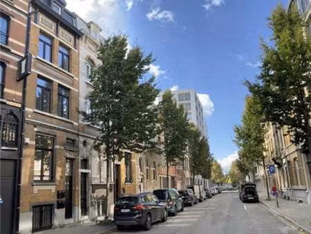 immeuble d’investissement avec 3 unités bien situé