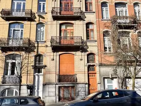 maison de caractère 5 chambres à rénover face au parc