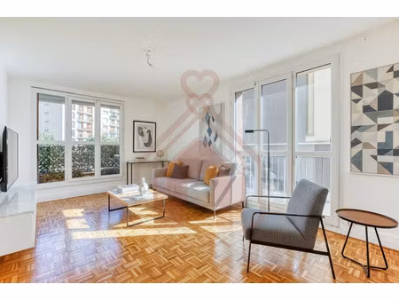 superbe 3 pièces lumineux de 60 5 m² avec balcon  exposition t