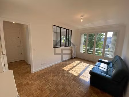trois pieces de 53 m² avec cave