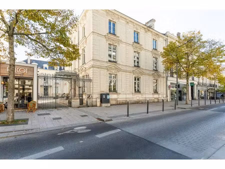 vente immeuble 11 pièces 547 m² à angers (49000)  1 400 000 €