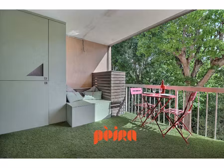 a vendre t4 de 82m² avec terrasse et stationnement 13012