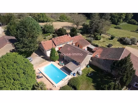 vente maison 8 pièces 160 m² à eyvirat (24460)  350 000 €
